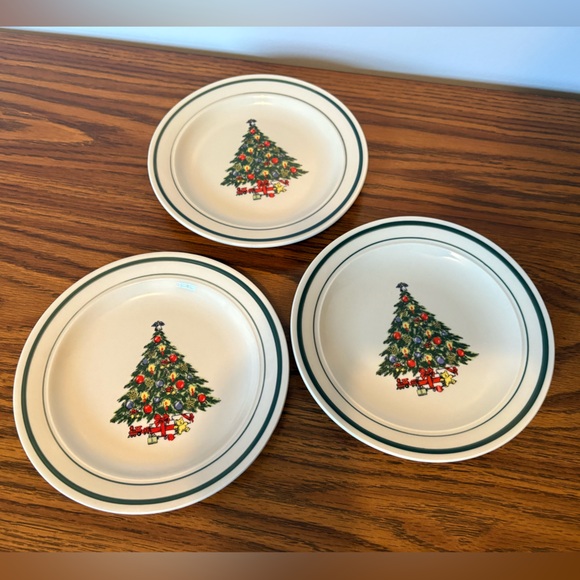 Other - Stonewear Christmas Tree Salad Dessert Bread Plate 6 1/2” Holiday Present Train
